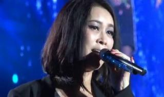 白天不懂夜的黑,后边一句是什么 白天不懂夜的黑原唱